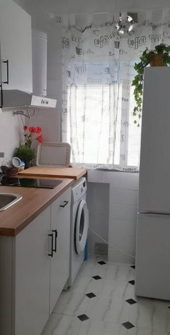 Cozy And Well Connected Apartment Seville Ngoại thất bức ảnh