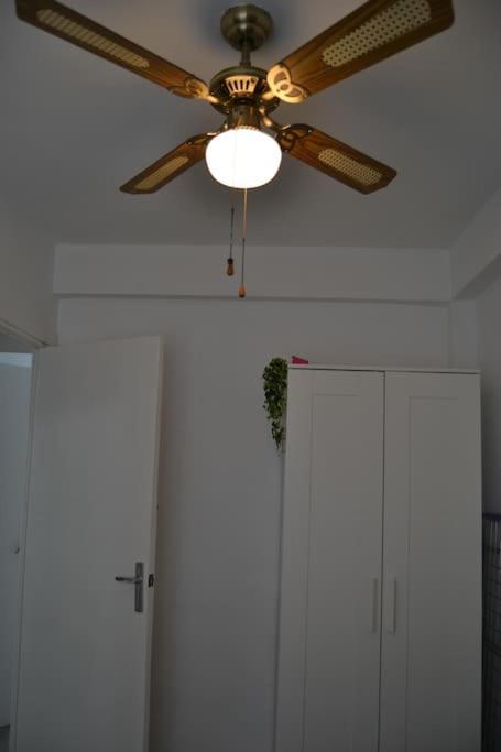 Cozy And Well Connected Apartment Seville Ngoại thất bức ảnh