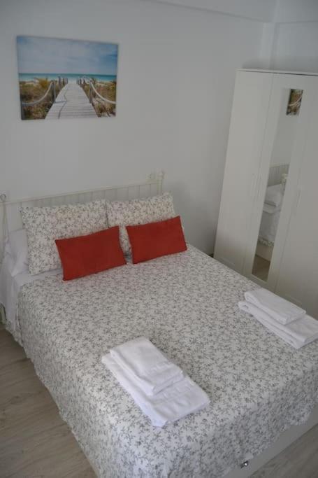 Cozy And Well Connected Apartment Seville Ngoại thất bức ảnh